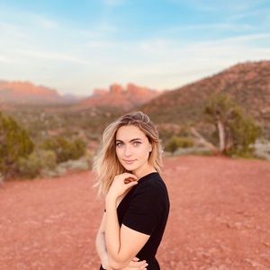 Meet your Posher, Claire